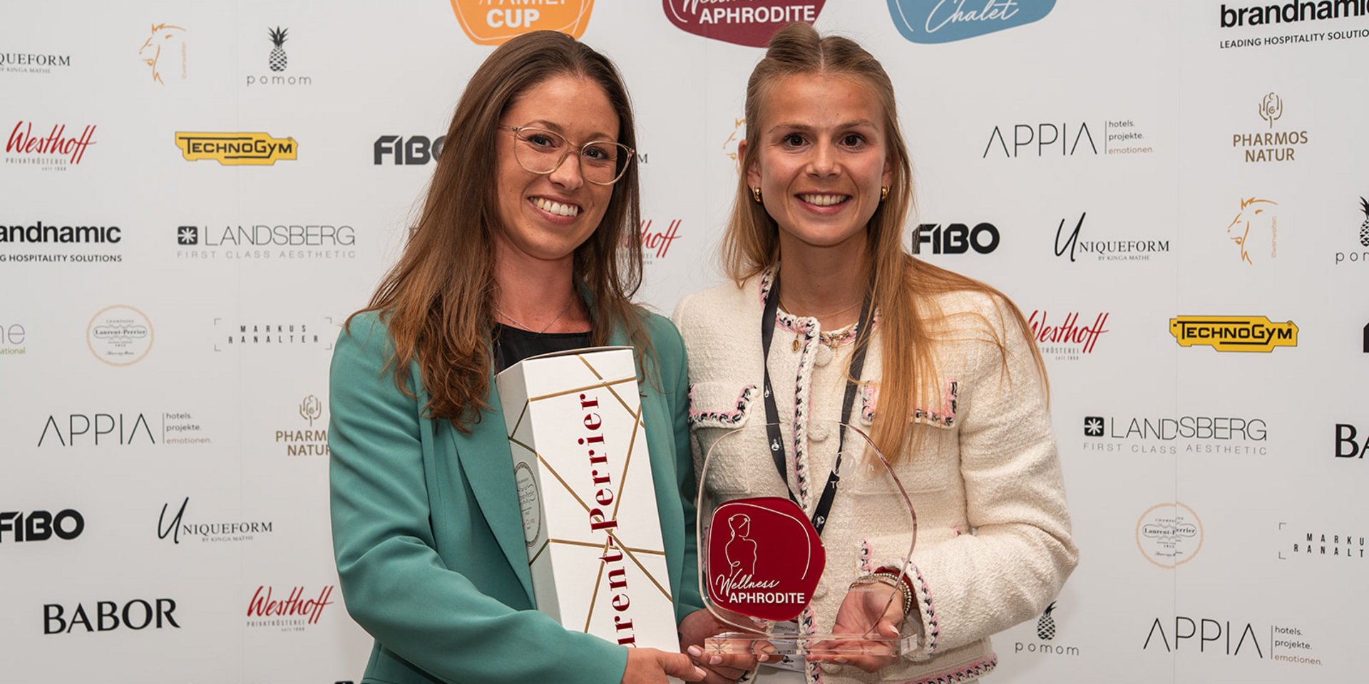 Laura Simkovic und Josephine Lindner mit dem Wellness Aphrodite Award 2026