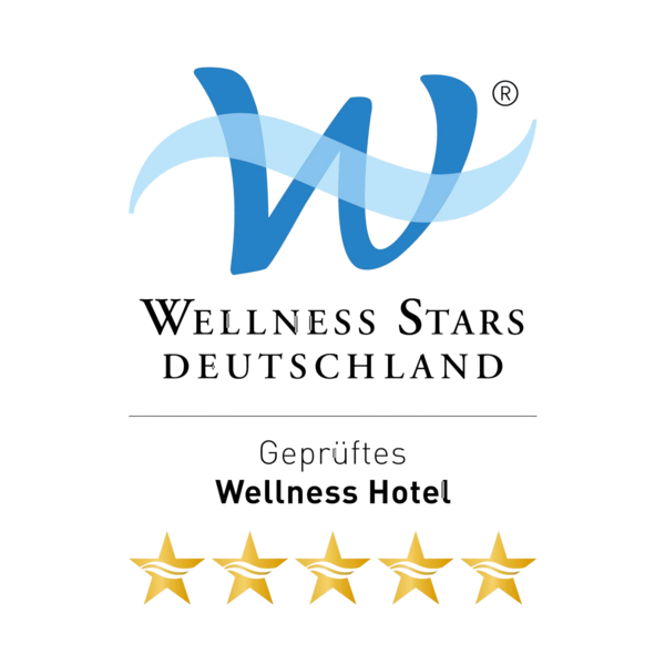 Offizielle Auszeichnung der Wellness Stars Deutschland mit 5 Sternen für das Hotel Vier Jahreszeiten am Schluchsee im Schwarzwald.