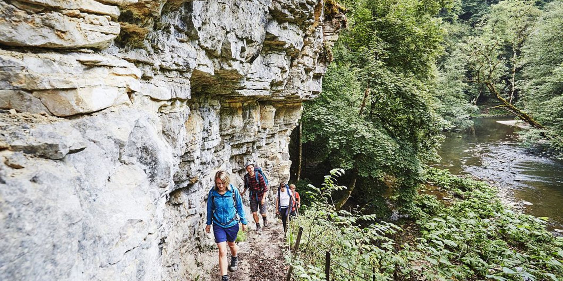 Wandergruppe in der wutachschlucht