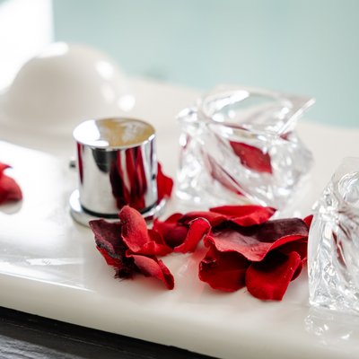 Liebevolle Details und Dekoration für einen perfekten Wellnesstag im Hotel Vier Jahreszeiten im Schwarzwald.