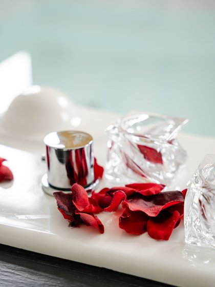 Liebevolle Details und Dekoration für einen perfekten Wellnesstag im Hotel Vier Jahreszeiten im Schwarzwald.