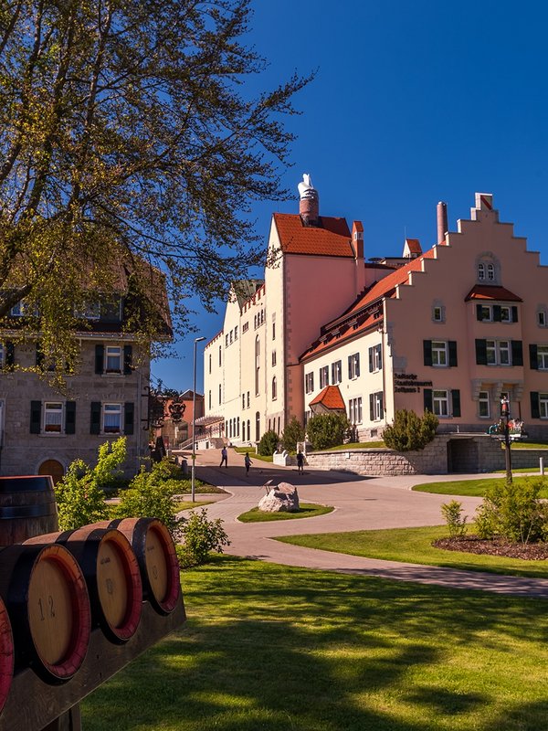 Die historische Brauerei Rothaus im Schwarzwald – Ein beliebtes Ziel für Exkursionen.