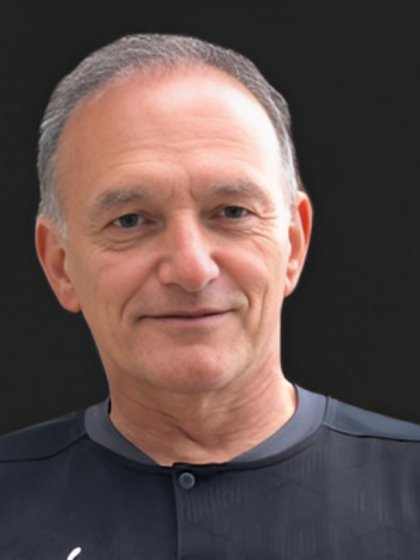 Porträt von Peter Hirschberger, einem Mitarbeiter des Hotels Vier Jahreszeiten am Schluchsee.