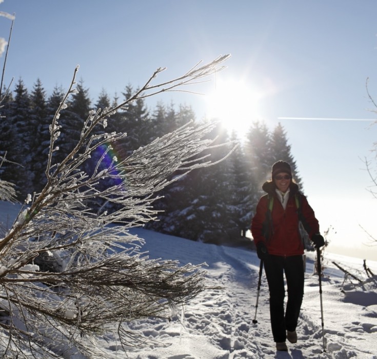 Winterwandern_Frau_HTG