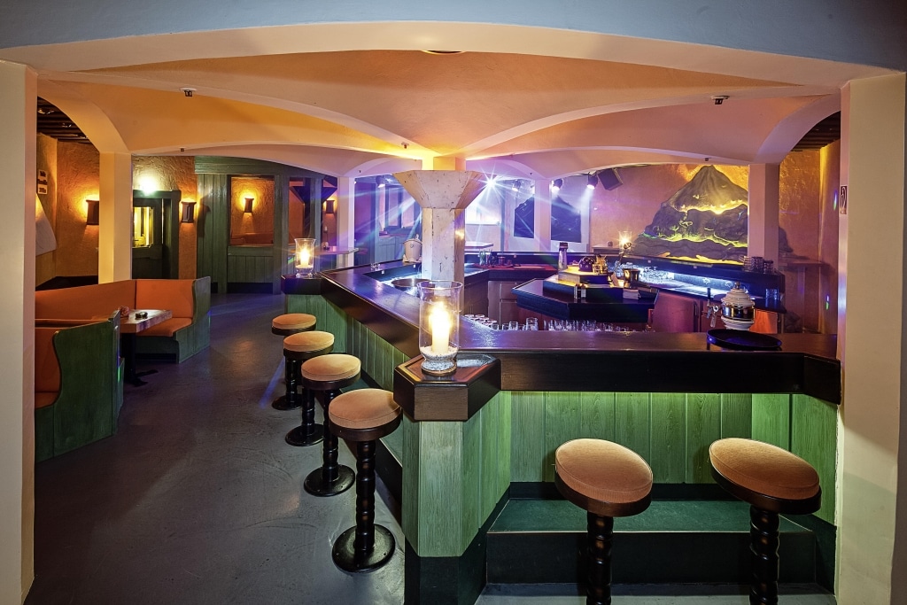 Bar im Club Vulcano im Vier Jahreszeiten am Schluchsee
